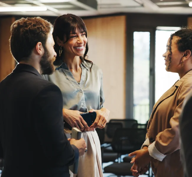 Professionnels de la paie réseautant au congrès